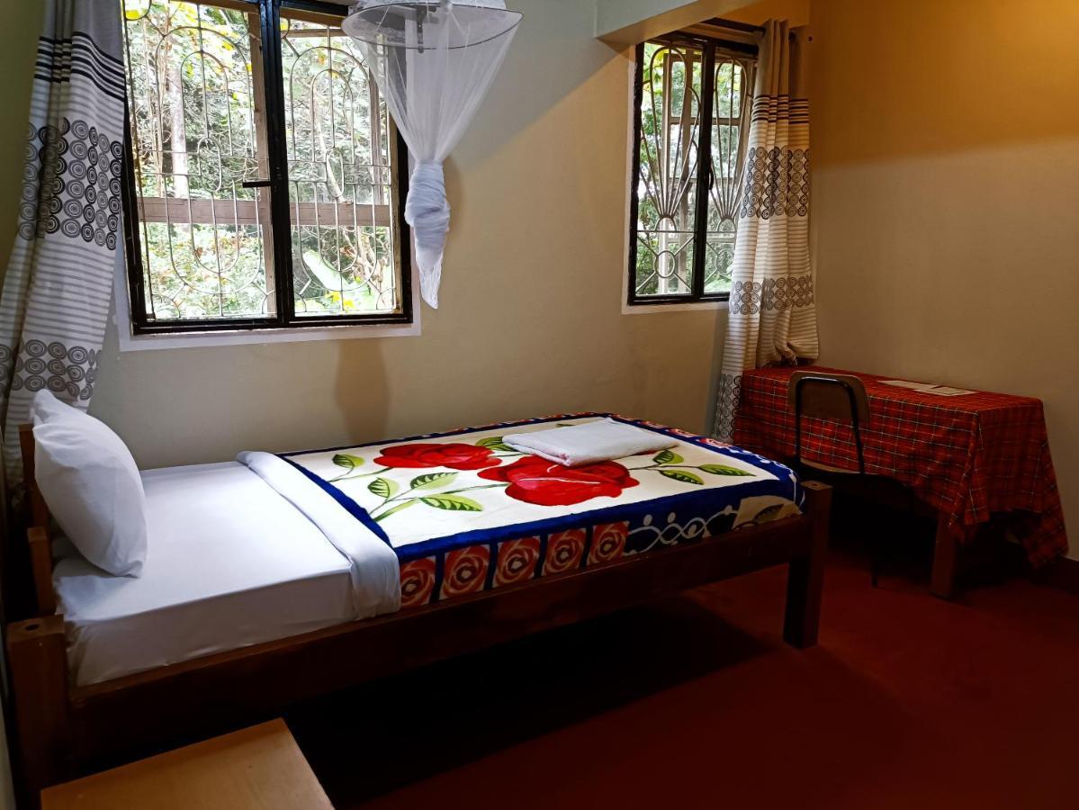 Shamba Hostel Usa River エクステリア 写真
