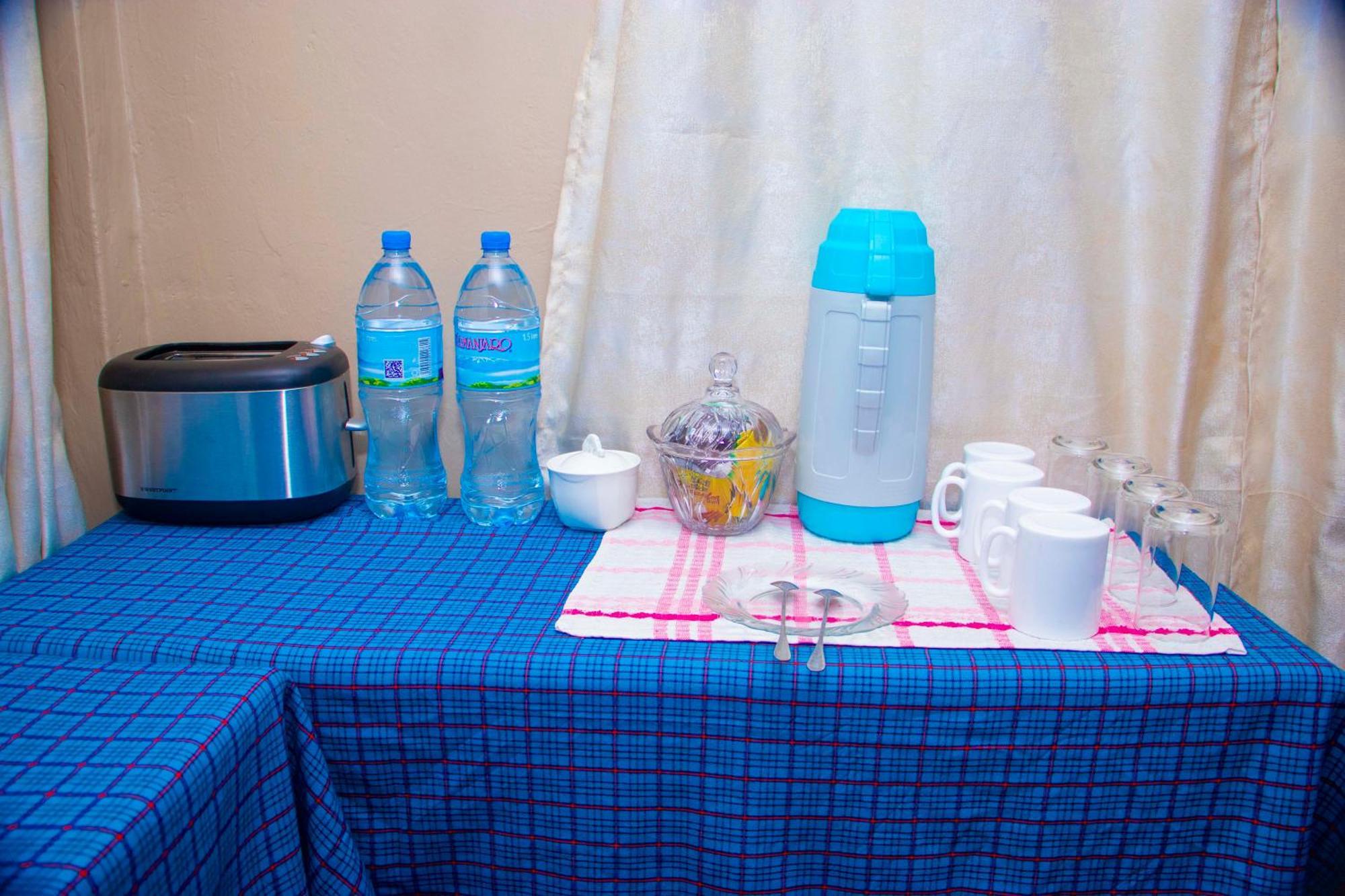 Shamba Hostel Usa River エクステリア 写真
