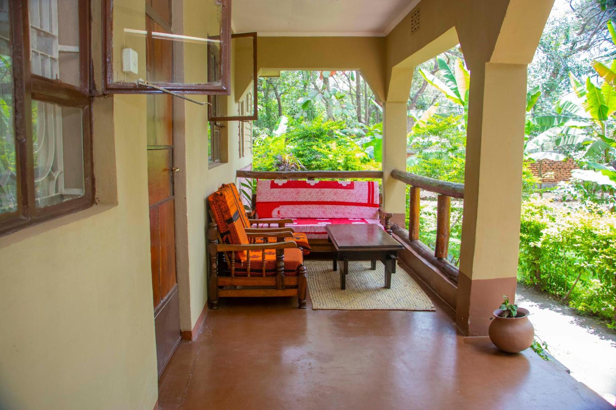 Shamba Hostel Usa River エクステリア 写真