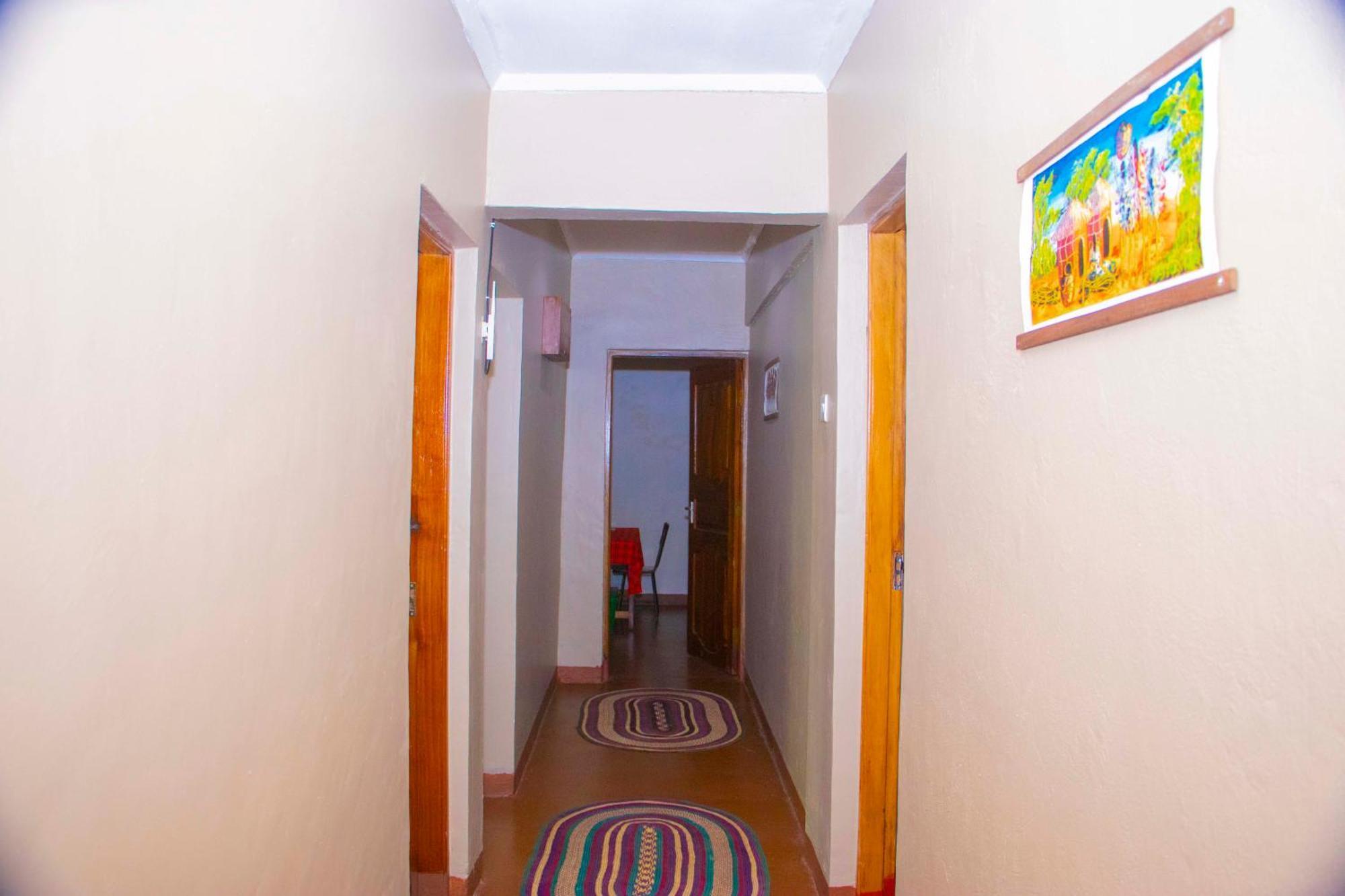 Shamba Hostel Usa River エクステリア 写真