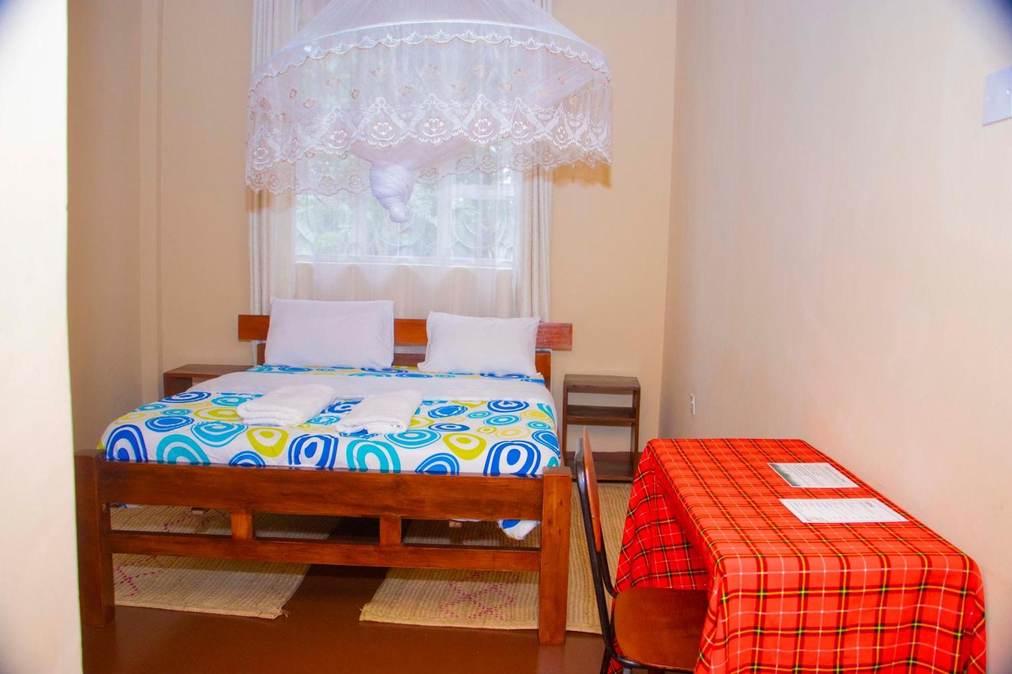 Shamba Hostel Usa River エクステリア 写真
