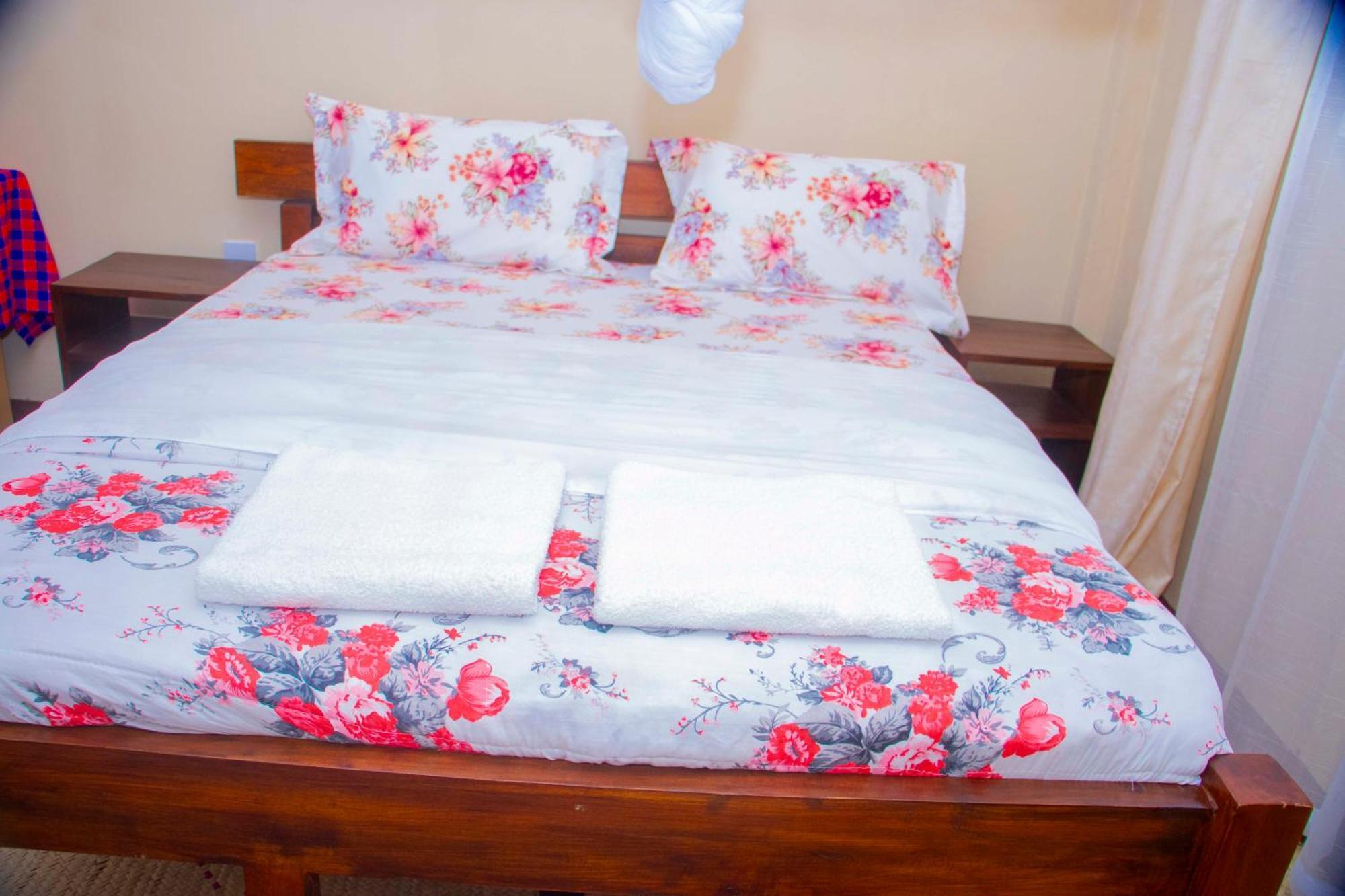 Shamba Hostel Usa River エクステリア 写真