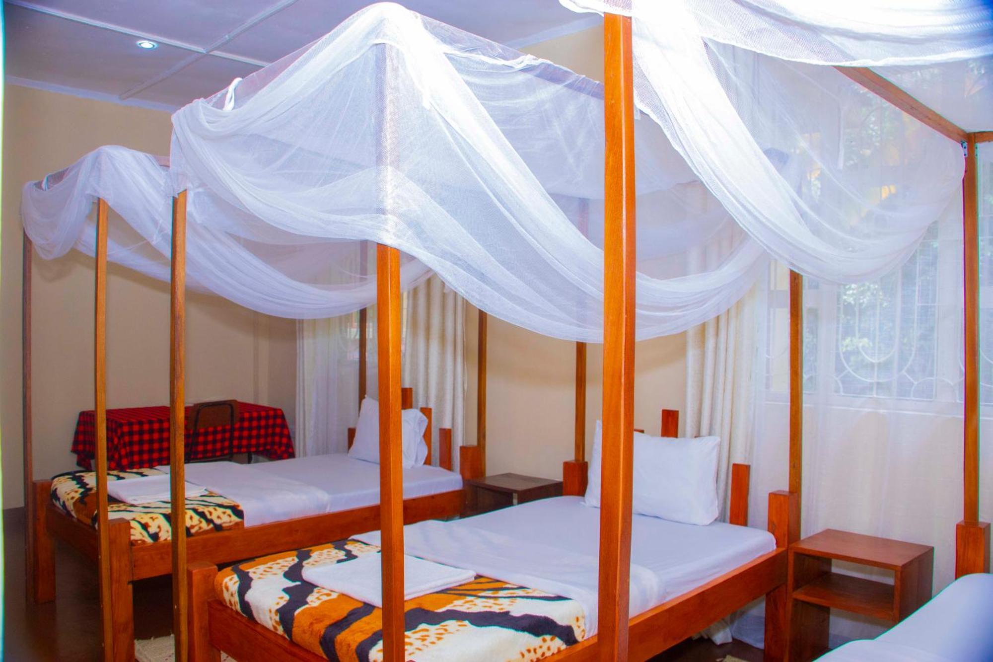Shamba Hostel Usa River エクステリア 写真